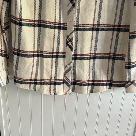 Ladies Plaid Button-Up flannel Shirt NNT colors- cream, dark navy blue & rust - Picture 4 of 9